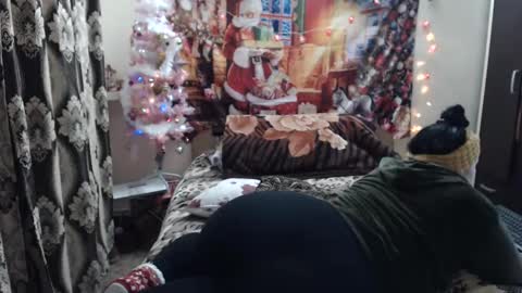 hugeassdevil online show from December 14, 4:56 am