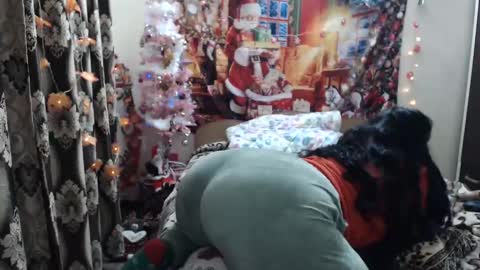 hugeassdevil online show from December 30, 12:32 am