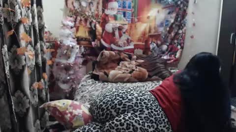 hugeassdevil online show from January 24, 7:07 pm