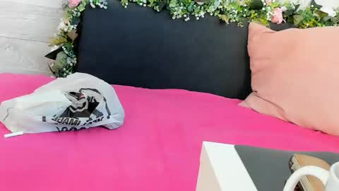 Erin online show from February 20, 8:06 am