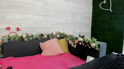 Erin online show from February 21, 9:13 am