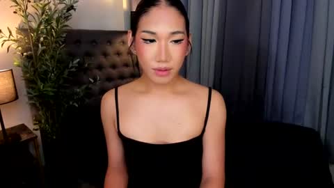 Snapshot of hugecockasianprincess chatting on August 5, 9:39 pm Lexy online show from August 5, 9:39 pm