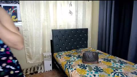 hugejuicyhotdog online show from November 23, 5:24 pm