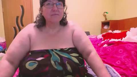 HugeTitsXXX online show from January 14, 4:07 am