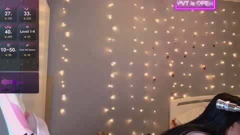 Snapshot of huggy_og chatting on December 25, 4:54 am Maddison online show from December 25, 4:54 am