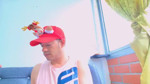 hugo_bighot online show from December 3, 1:32 pm