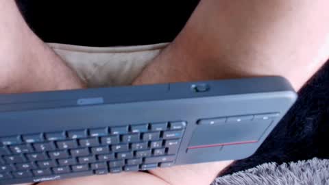 hugo_bighot online show from December 5, 12:11 pm