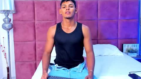 Snapshot of hugo_cano chatting on September 16, 9:38 pm Hugo Cano online show from September 16, 9:38 pm