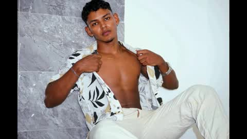 Snapshot of hugo_cano chatting on September 28, 8:03 pm Hugo Cano online show from September 28, 8:03 pm