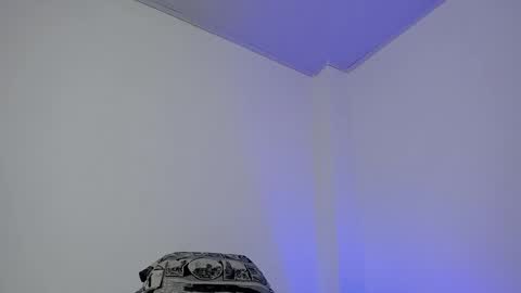 Hugo online show from October 10, 8:30 pm