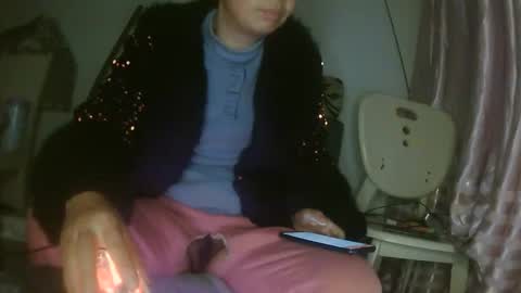 hujiajia520321431 online show from January 18, 10:46 pm