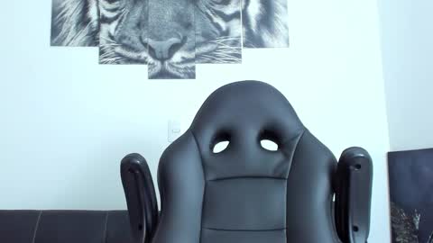 Eli online show from December 4, 1:26 am