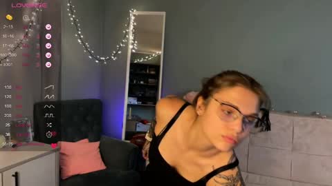 Snapshot of humblejess chatting on April 29, 4:11 pm Jess online show from April 29, 4:11 pm