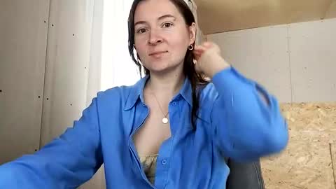 HumpyGrey online show from November 17, 8:20 am