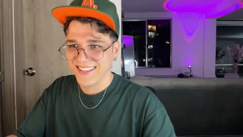 hun_damer online show from September 20, 1:06 am