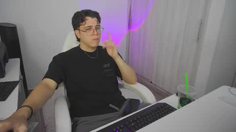 hun_damer online show from October 25, 2:30 am