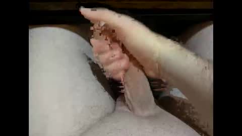 hung_mac0 online show from December 18, 7:20 pm