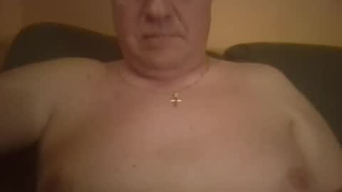 Snapshot of hungariandaddyy1975 chatting on October 19, 7:36 pm fatcockdaddy  vastagfark magyar apuci online show from October 19, 7:36 pm