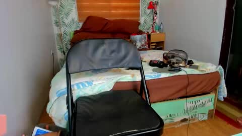 Snapshot of hungasiangirl chatting on February 27, 2:33 am help me make 25000 tokens for my mother HEARING aid online show from February 27, 2:33 am