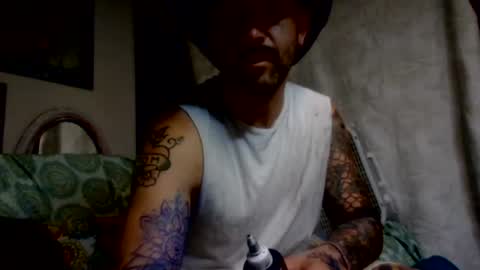 hungherowithoutacape online show from June 27, 7:57 am
