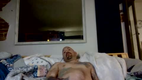 hungherowithoutacape online show from July 3, 12:33 pm