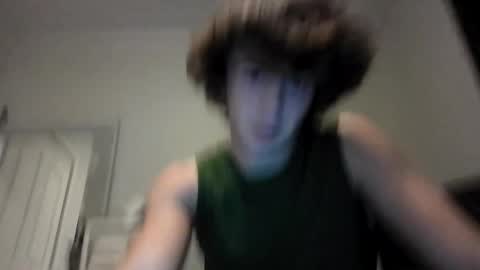 Snapshot of hunglikecrazyy chatting on December 17, 5:35 am Tyler online show from December 17, 5:35 am