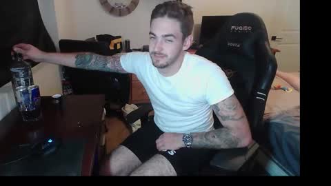 hungmtnman2256 online show from March 24, 3:22 am