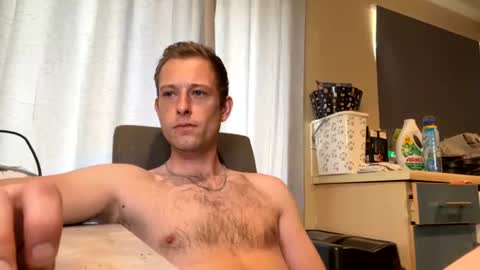 Snapshot of hungteasex chatting on June 20, 7:11 am HungTeaseX online show from June 20, 7:11 am