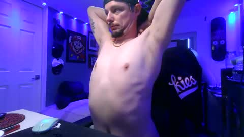 hungtxcock92 online show from September 17, 1:35 pm