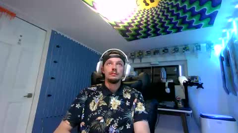 hungtxcock92 online show from April 2, 11:13 pm