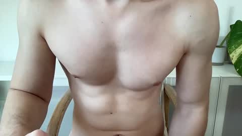 Snapshot of hungwank95 chatting on March 8, 9:50 am hungwank95 online show from March 8, 9:50 am