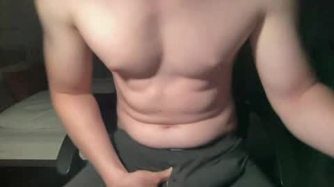 Snapshot of hungwank95 chatting on June 6, 12:38 am hungwank95 online show from June 6, 12:38 am