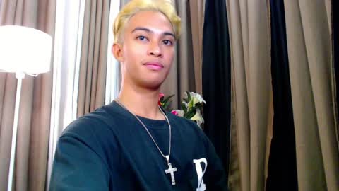 Snapshot of hunk_edward chatting on June 12, 1:21 pm hunk_edward online show from June 12, 1:21 pm
