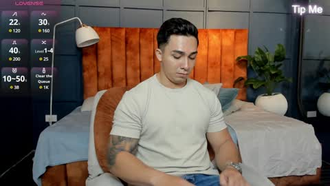 hunk_ryan online show from February 1, 1:09 pm