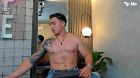 hunk_ryan online show from February 15, 5:07 pm