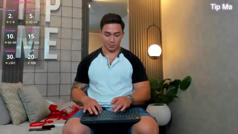 hunk_ryan online show from February 16, 6:32 pm