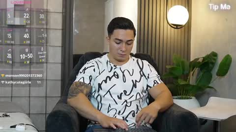 hunk_ryan online show from February 26, 3:19 pm