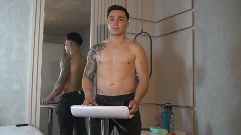 hunk_ryan online show from October 22, 1:11 pm