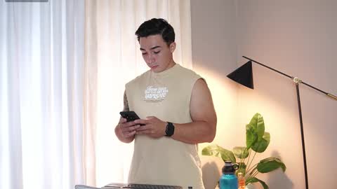 hunk_ryan online show from November 9, 6:28 pm