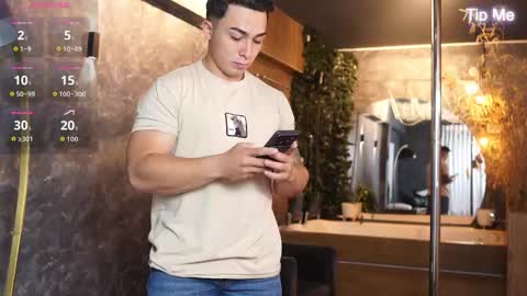 hunk_ryan online show from December 5, 12:03 pm