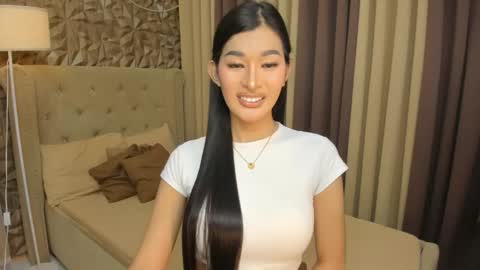 hunkhomerontop online show from November 17, 9:15 am