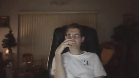 hunkmasclefad458 online show from December 2, 4:40 am