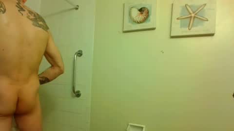 Snapshot of hunkwithglasses chatting on January 19, 1:09 am Wh8teboi online show from January 19, 1:09 am