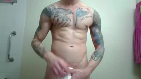 Snapshot of hunkwithglasses chatting on February 3, 4:32 am Wh8teboi online show from February 3, 4:32 am