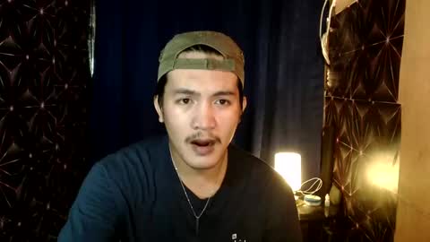 hunkylloyd online show from December 6, 1:00 pm