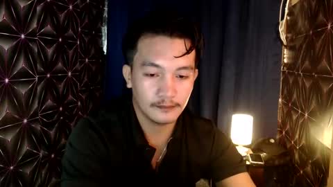 hunkylloyd online show from December 10, 2:38 am