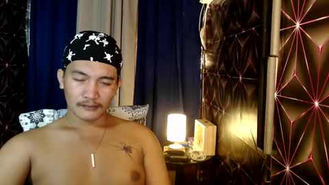 hunkylloyd online show from December 18, 12:40 pm