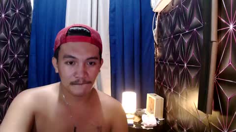 hunkylloyd online show from December 20, 10:38 am