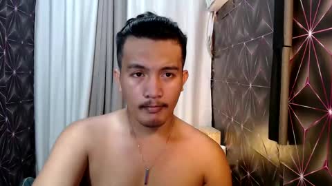 hunkylloyd online show from February 19, 7:06 am