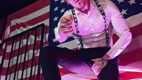 Snapshot of hunkytime chatting on June 5, 11:27 am I AM NOT A DIRECTOR I AM THE BOSS KINGDADDYSIRSTR8ALPHAMASTER online show from June 5, 11:27 am